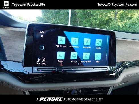 Used 2024 Volkswagen Atlas SE AWD/4WD image 9