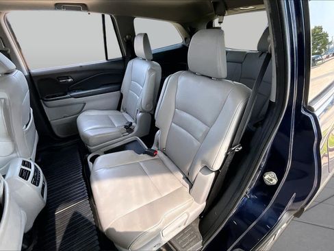 Certified 2020 Honda Pilot Touring image 21