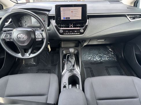 Used 2025 Toyota Corolla LE image 29