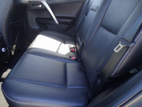 Used 2018 Toyota RAV4 Limited image 8