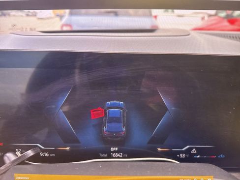 Used 2024 BMW X6 xDrive40i w/ Executive Package image 17