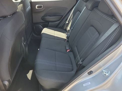 Used 2023 Hyundai Venue SEL FWD image 23