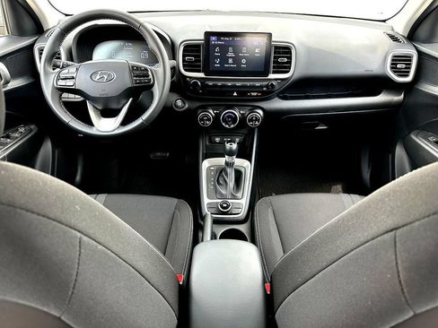 Used 2024 Hyundai Venue SEL FWD image 31