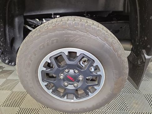 Used 2024 Toyota Tacoma TRD Off-Road w/ TRD Off Road Premium Package AWD/4WD image 11