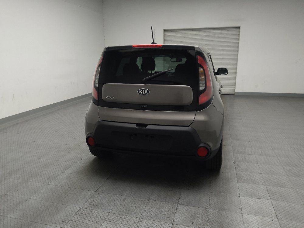 Used 2016 Kia Soul + FWD image 7