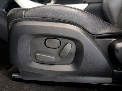 Used 2015 Land Rover Range Rover Evoque Pure image 16