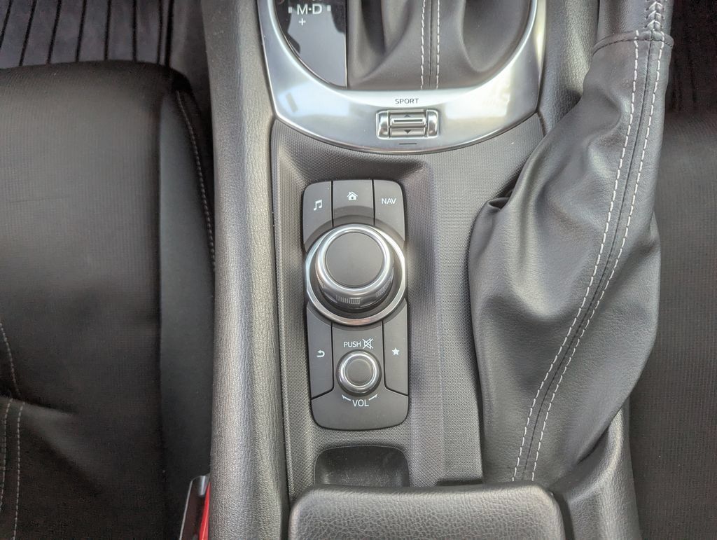 Used 2021 MAZDA MX-5 Miata RF Club RWD image 25