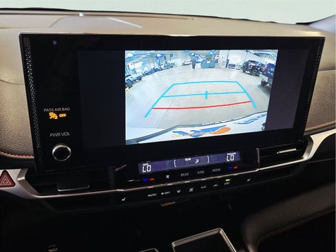 Used 2026 Toyota Sienna XSE FWD image 22