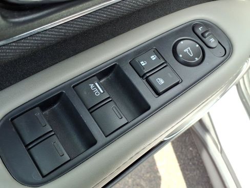 Used 2019 Honda HR-V EX image 12