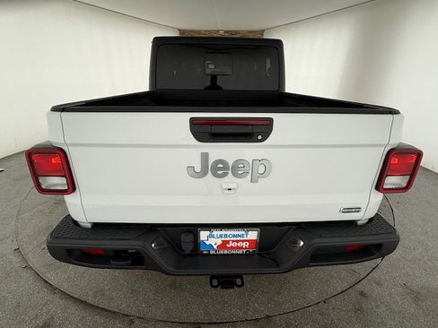 Certified 2022 Jeep Gladiator Overland w/ Popular Equipment Package image 4