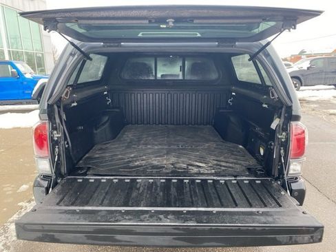 Used 2020 Toyota Tacoma TRD Off-Road image 25