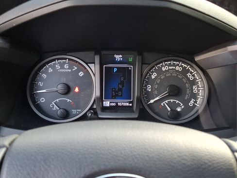 Used 2018 Toyota Tacoma TRD Sport AWD/4WD image 21
