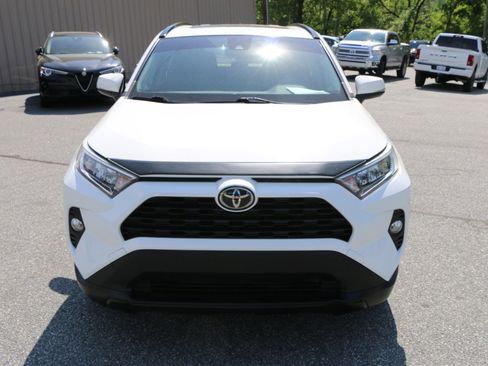 Used 2019 Toyota RAV4 XLE Premium FWD image 11