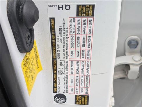 Used 2019 Toyota RAV4 LE w/ All Weather Liner Package AWD/4WD image 17