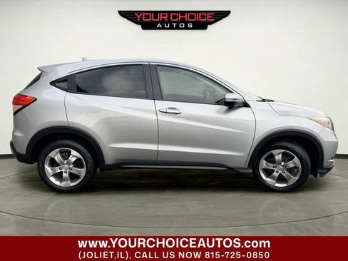 Used 2017 Honda HR-V EX image 7
