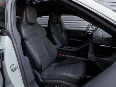 New 2025 Porsche Taycan GTS image 35