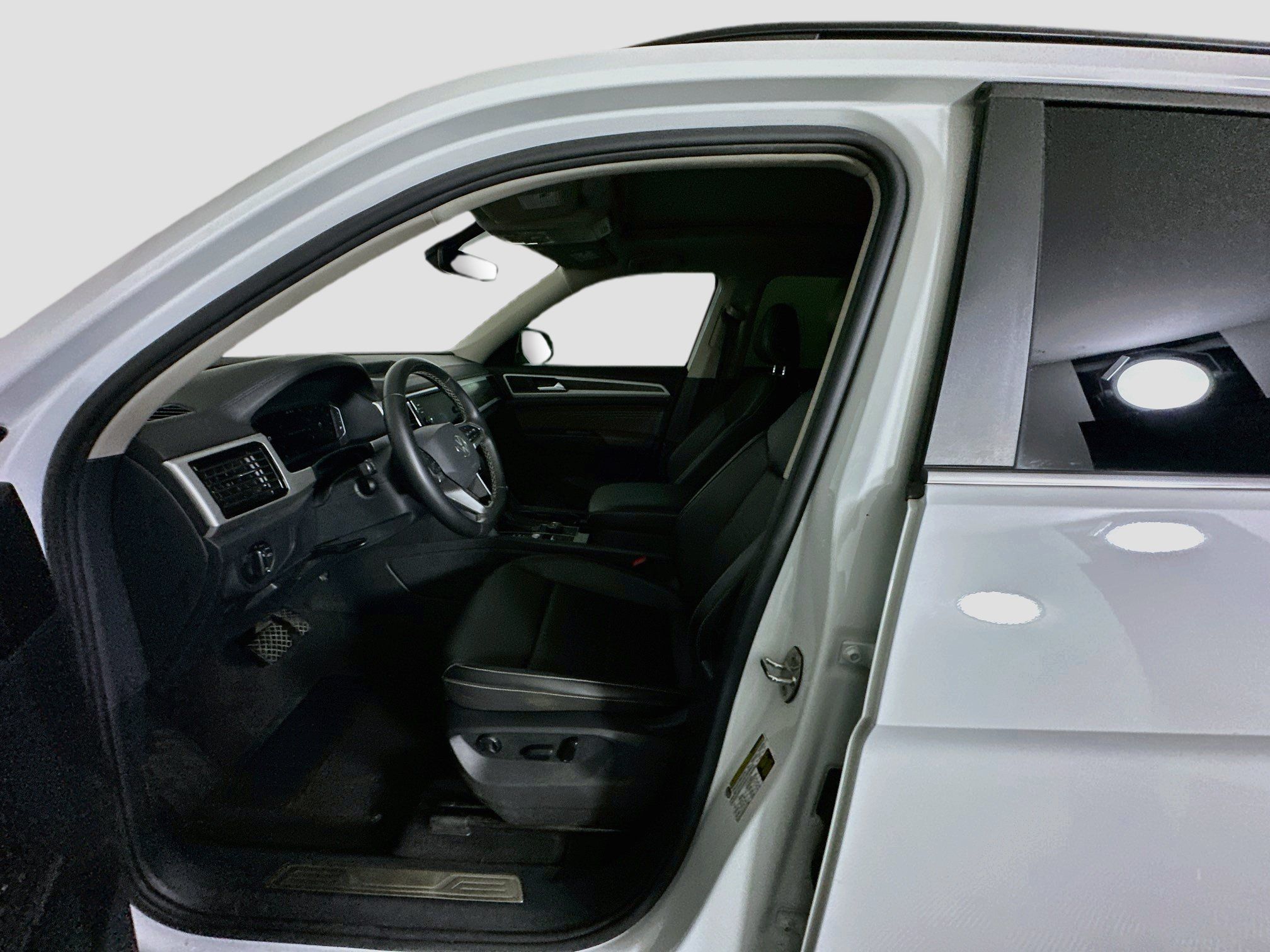 Used 2023 Volkswagen Atlas SE w/ Panoramic Sunroof Package AWD/4WD image 13
