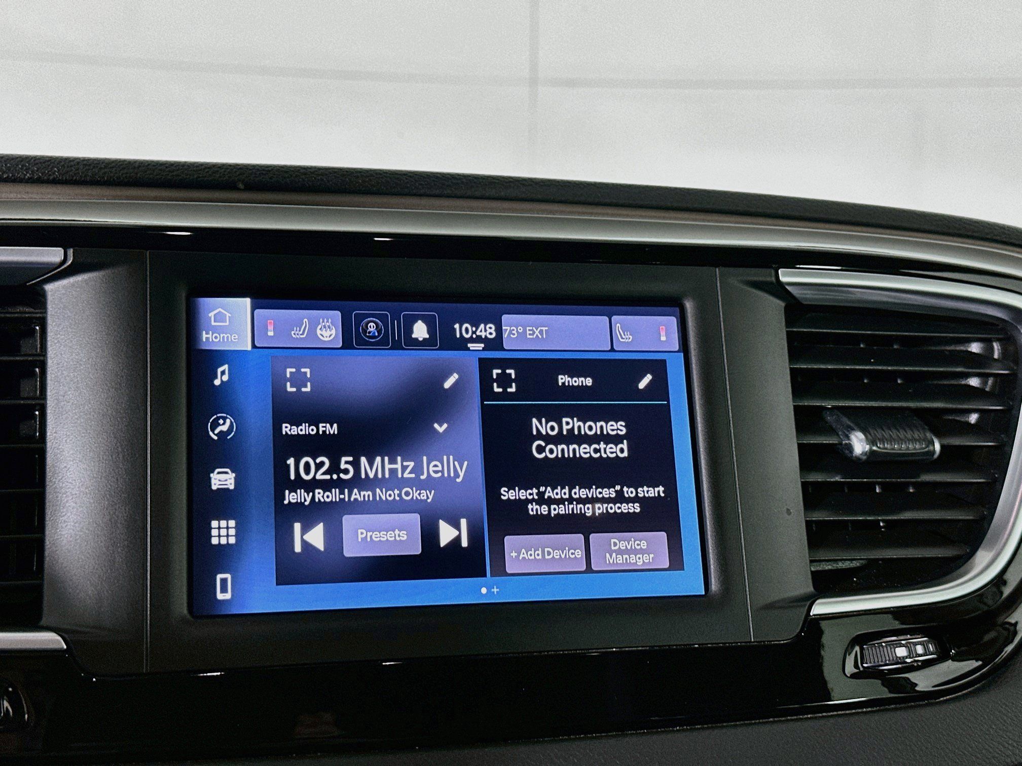 Used 2023 Chrysler Voyager LX FWD image 19