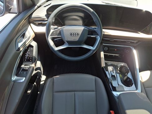 Used 2025 Audi Q5 Premium w/ Convenience Package AWD/4WD image 11
