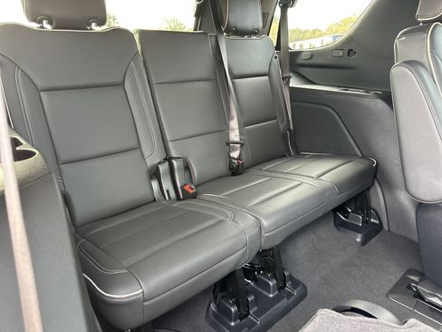 Used 2025 Chevrolet Tahoe Premier image 17