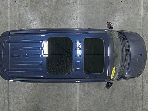 Used 2023 Chevrolet Traverse LT w/ LT Premium Package image 35