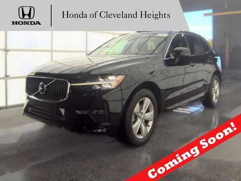 Used 2022 Volvo XC60 B5 Momentum AWD/4WD image 1
