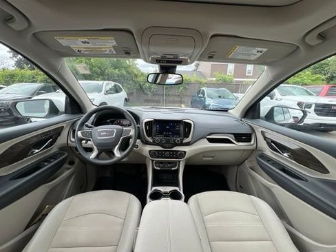 Used 2024 GMC Terrain Denali w/ Denali Premium Package AWD/4WD image 18