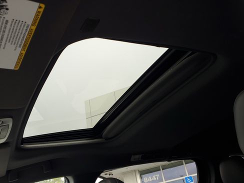 Used 2022 Toyota Sienna XSE image 12