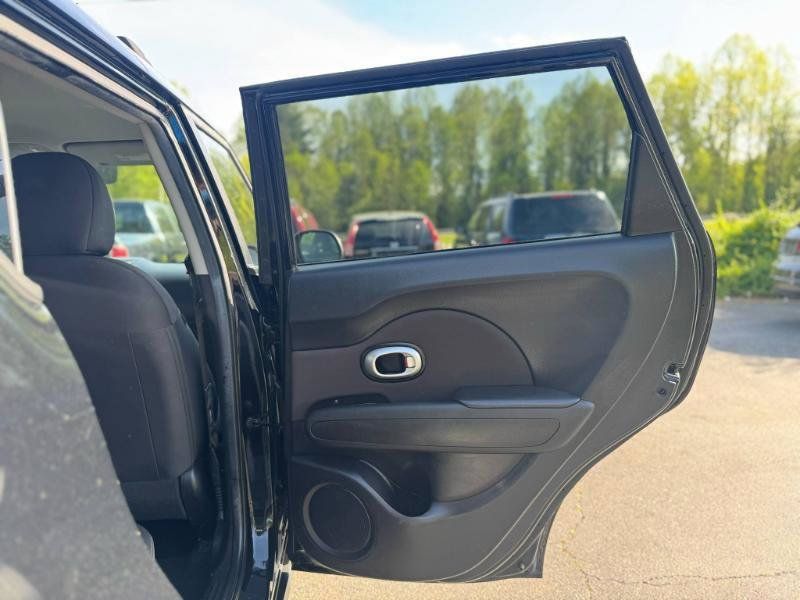 Used 2016 Kia Soul FWD image 15