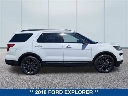 Used 2018 Ford Explorer XLT w/ Equipment Group 202A FWD image 6