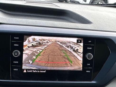 Used 2024 Volkswagen Taos SE image 16