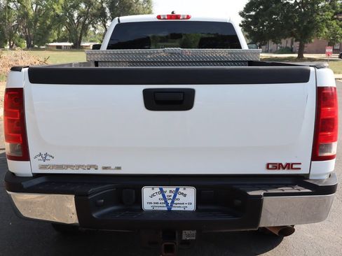 Used 2011 GMC Sierra 2500 SLE w/ Suspension Package, Off-Road AWD/4WD image 6