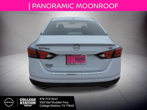 Used 2023 Nissan Altima 2.5 SR w/ SR Premium Package image 5