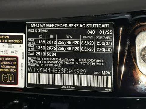 Used 2025 Mercedes-Benz GLC 300 4MATIC image 13