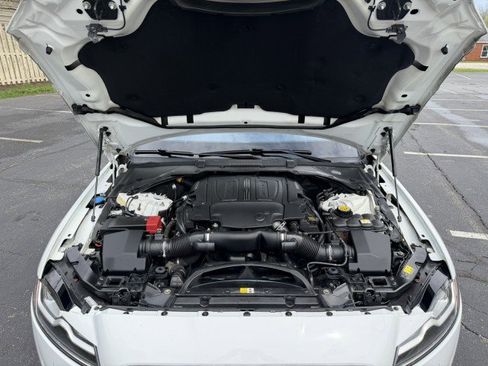 Used 2018 Jaguar XF Prestige image 33
