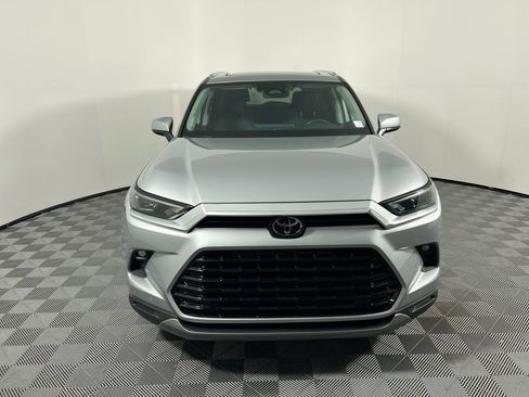 Used 2024 Toyota Grand Highlander Limited image 8