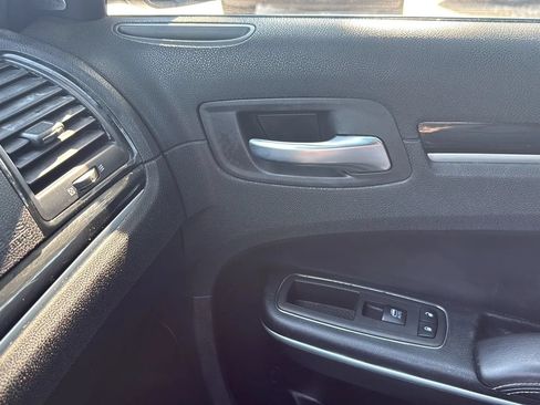Used 2021 Chrysler 300 S RWD image 39