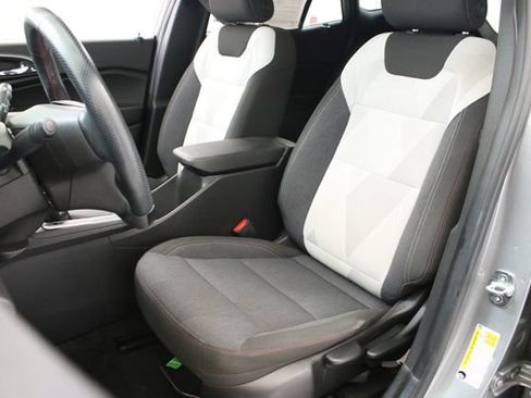 Used 2024 Chevrolet Trax RS w/ Sunroof Package FWD image 25