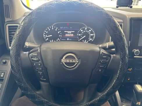 Used 2022 Nissan Frontier SV w/ Technology Package RWD image 13