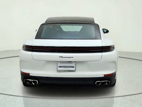 Used 2025 Porsche Panamera image 10
