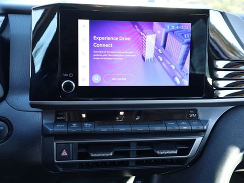 Used 2025 Toyota Camry LE image 6