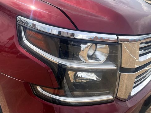 Used 2019 Chevrolet Suburban Premier w/ Premier Plus Edition AWD/4WD image 30