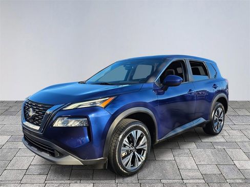 Used 2023 Nissan Rogue SV image 3