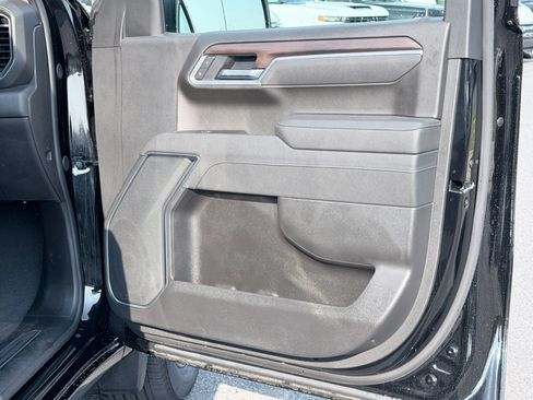 Used 2026 GMC Sierra 1500 SLT AWD/4WD image 32