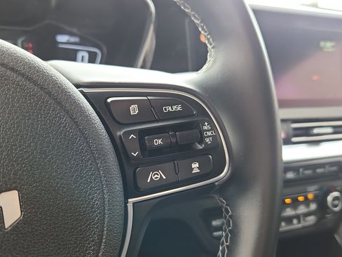 Used 2022 Kia Niro Touring Special Edition image 19