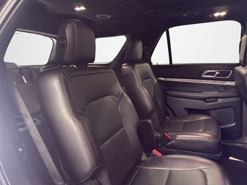Used 2019 Ford Explorer Sport w/ Equipment Group 401A AWD/4WD image 23