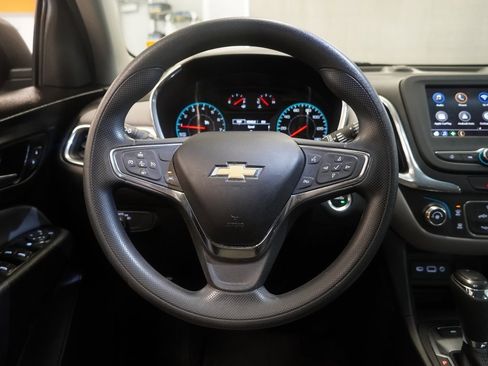 Used 2020 Chevrolet Equinox LS image 17