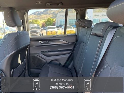 New 2025 Jeep Grand Cherokee Laredo w/ Luxury Tech Group I image 17