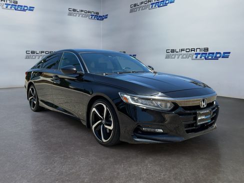 Used 2018 Honda Accord Sport image 3
