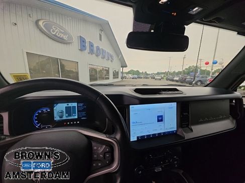 Used 2023 Ford Bronco Outer Banks AWD/4WD image 2